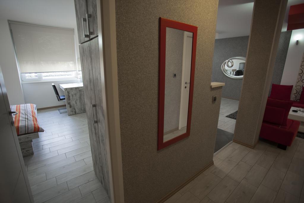 Apartment Red Belgrad Oda fotoğraf
